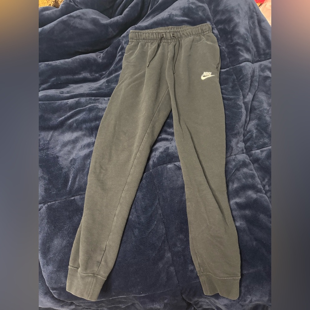 black nike sweatpants